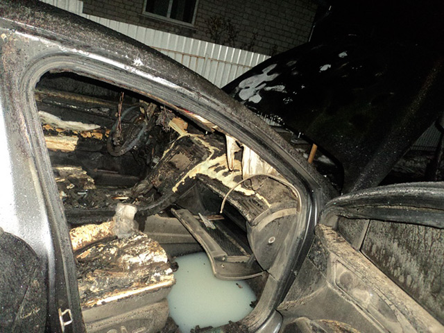 В Тростянці вщент згорів автомобіль "Форд"