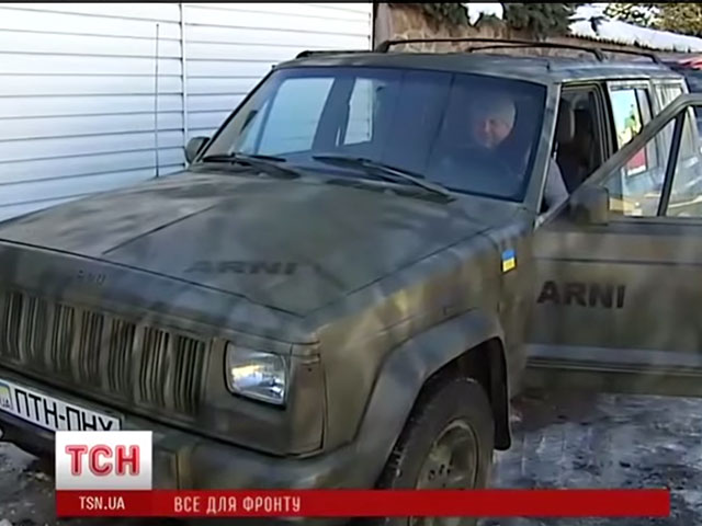 Віктор Бронюк везе на передову новий Jeep "АRNI", який придбав разом із вінницькими бізнесменами