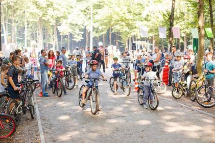 У Вінниці відбулось масштабне свято для дітей "Шалені перегони на самокатах та велосипедах"