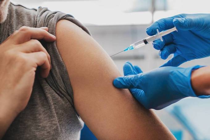 Українцям платитимуть за вакцинацію? 