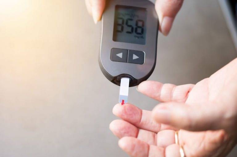 У Вінниці видають тест-смужки до глюкометра, які надіслали благодійники