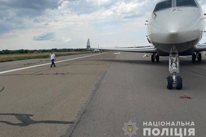 Гелікоптер і літак родини Медведчука передали на потреби ЗСУ 