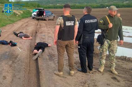 На Вінниччині виявили ще двох організаторів незаконного перетину кордону: подробиці та фото