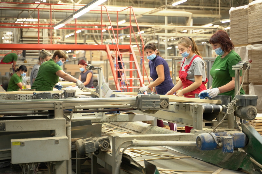 Вінницький завод «Барлінек» зберіг колектив в умовах епідемії та планує створити нові робочі місця 