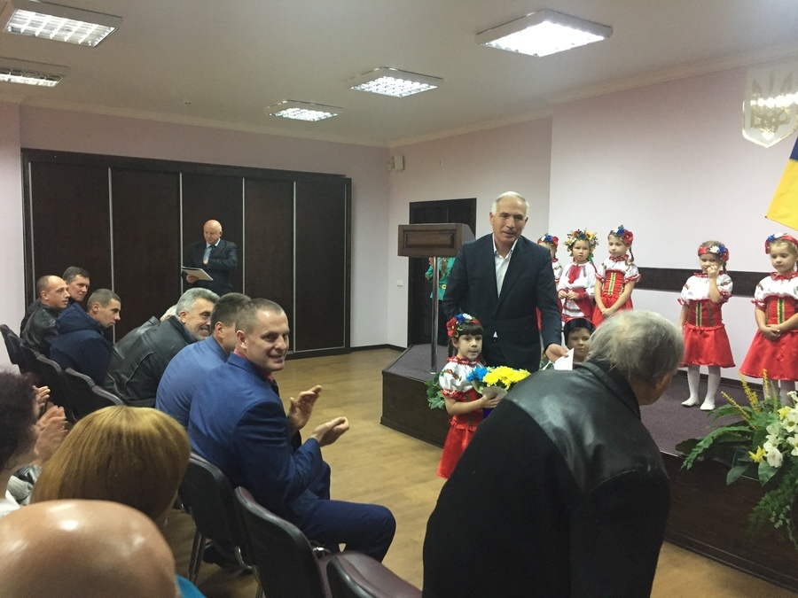 Генеральний директор Концерну «ПОДІЛЛЯ» Тимофій Гіренко привітав колектив з Днем захисника
